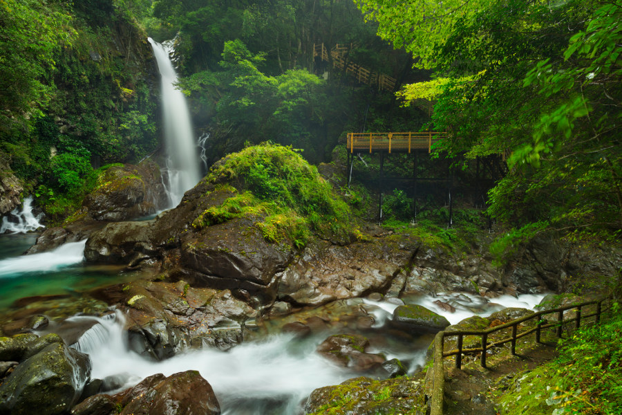 Witness the clear waters and the profound music of the waterfalls of Nanadaru.