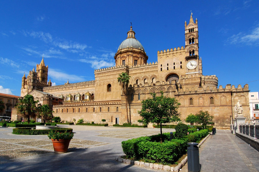 Tour Palermo on foot or on a Vespa, then enjoy the true flavours of Sicily with the locals in the numerous food stands and open-air markets.