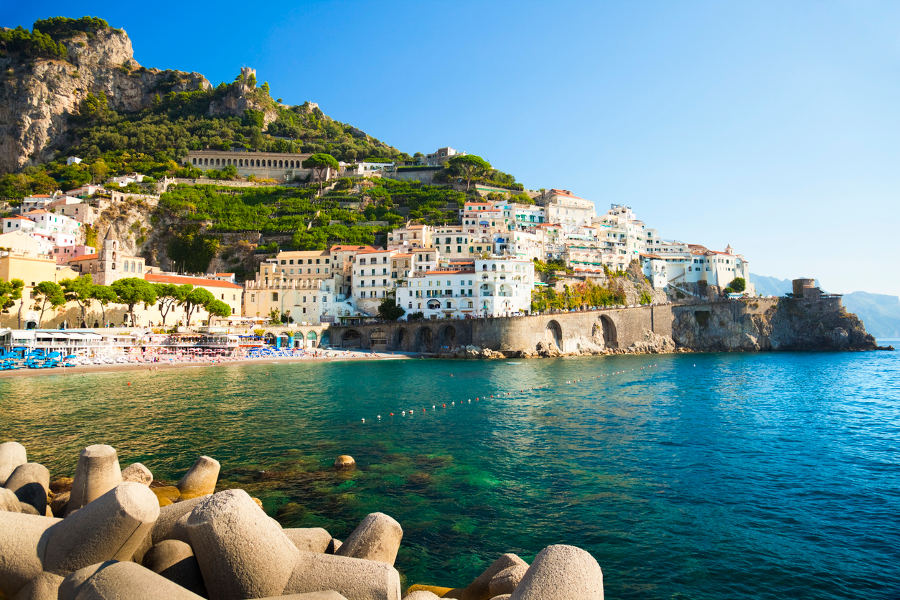 Retreat to the Amalfi Coast, where picturesque villages and inspiring vistas are the perfect setting for your own personal story.