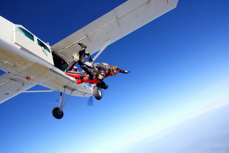 Add an extra dose of adventure to your experiences. Hot air ballooning, skydiving, and submersible diving are all on the menu.