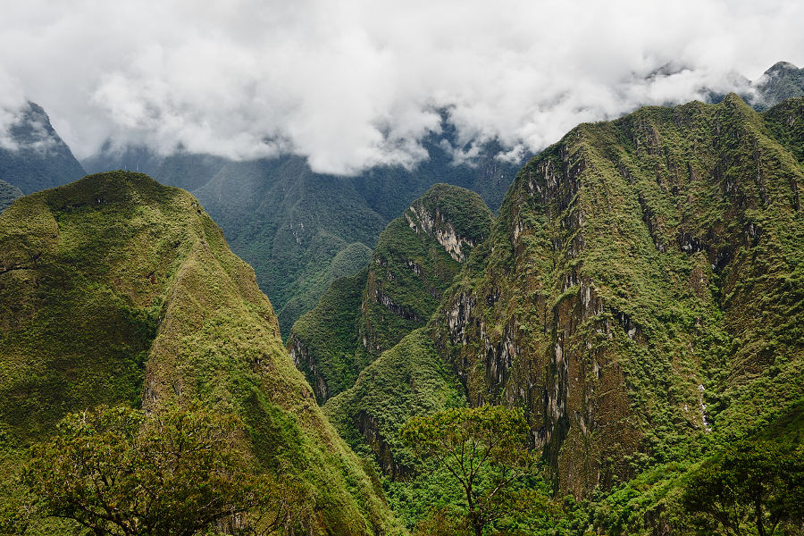 Make your way through difficult terrain and enjoy breathtaking scenery at every turn. A touch of adventure is always on the menu.