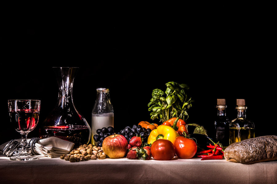 An art collector pairs his table with the masterpieces in his museum. An aesthetic attempt to join the senses, and elevate his guests’ taste buds to new heights.