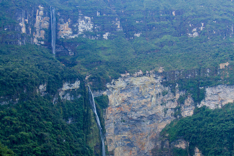 It is the third tallest waterfall in the world, and still remains practically unknown!