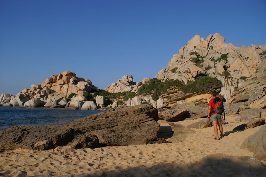 Explore the Mediterranean paradise that surrounds Su Gologone. Trekking, cycling, overland or even kayaking, there are trails and routes for everyone.
