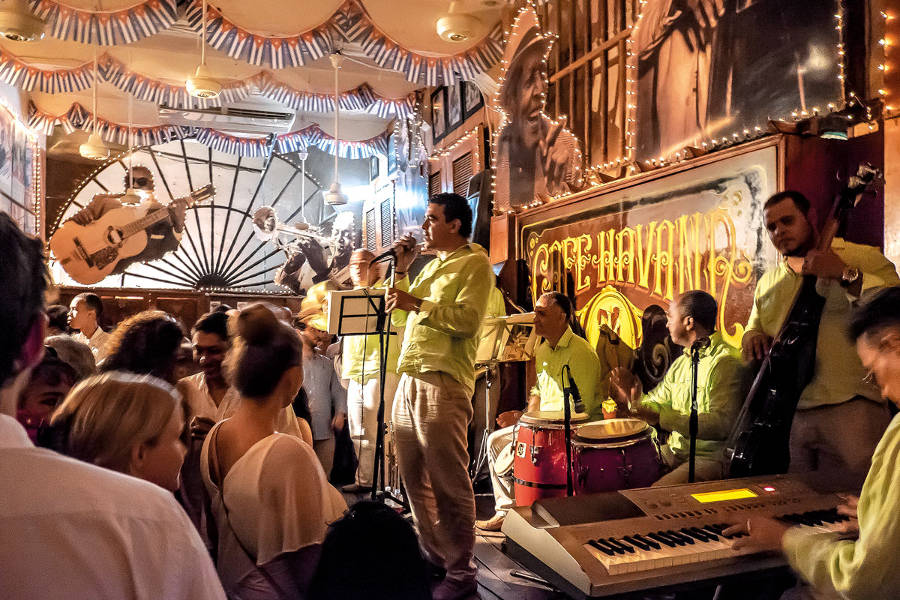 In the old colonial city of Cartagena, the sounds of Salsa and the din of the dancefloor will enchant your senses.