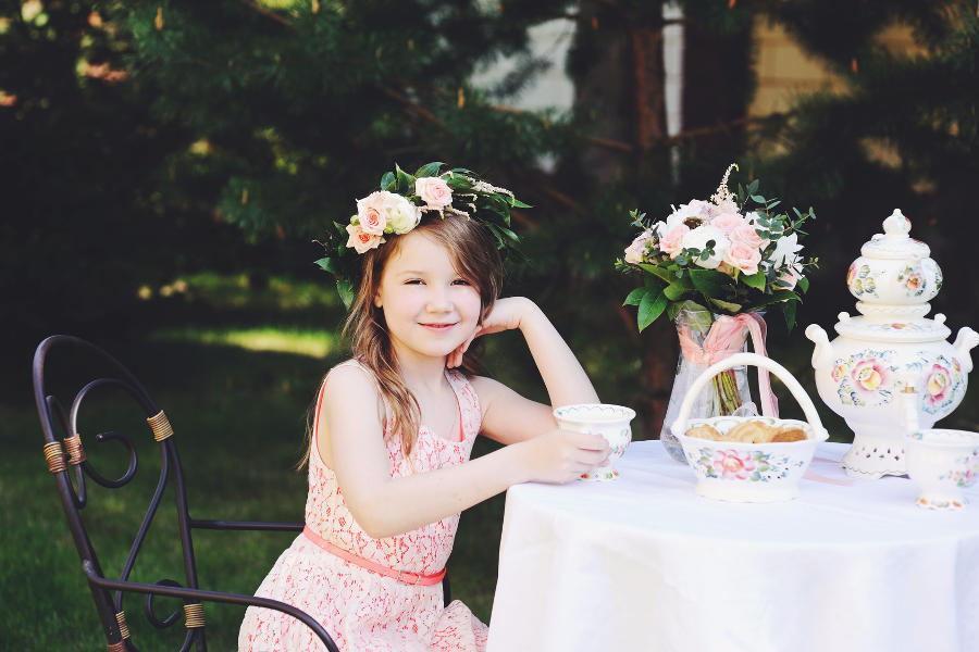 Learn about the fancy cousin of manners: etiquette. Order tea, curtsy, and learn to deal with everyday situations like an elegant lady or a dapper gent!