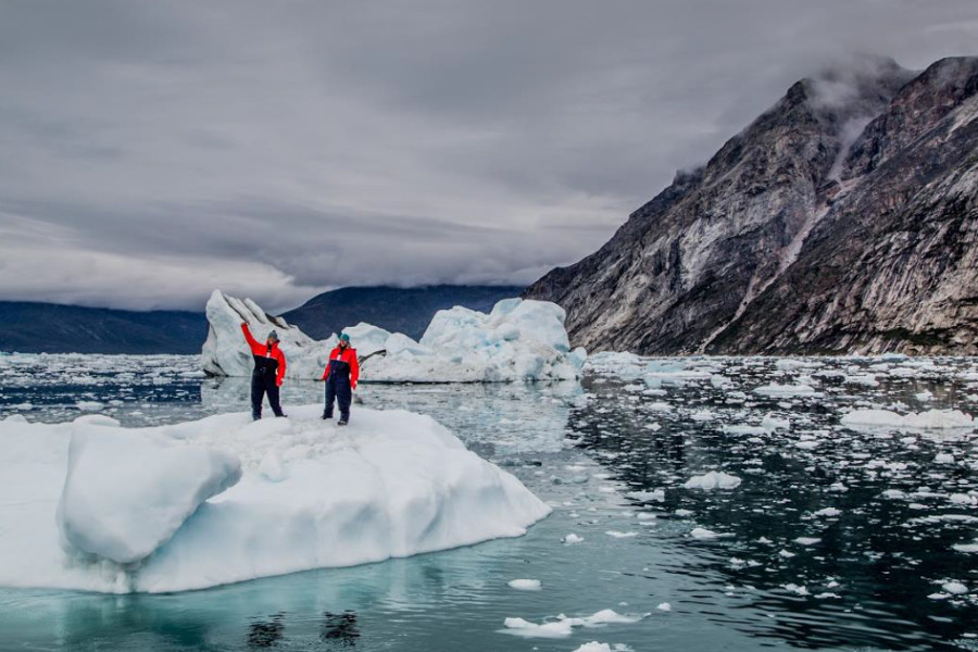 Explore the fjords and discover an iceworld. Navigate along the ice, or hop on it… your choice!