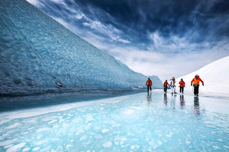 ADVENTURE 1: 8 days of exploration and activities, with a visit to an Emperor Penguin colony and the crown of the journey: flying to the South Pole. US$ 84,000pp.