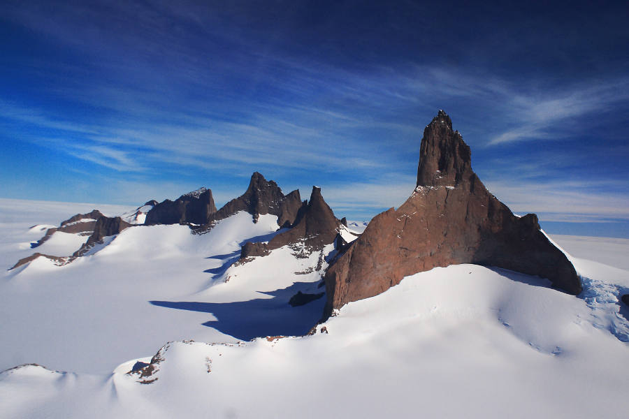 ADVENTURE 2: 4 days in Antarctica. A full day in Wolf’s Fang Mountain, plus three action-packed days near to the camp, in the heart of the continent. US$ 35,000pp.