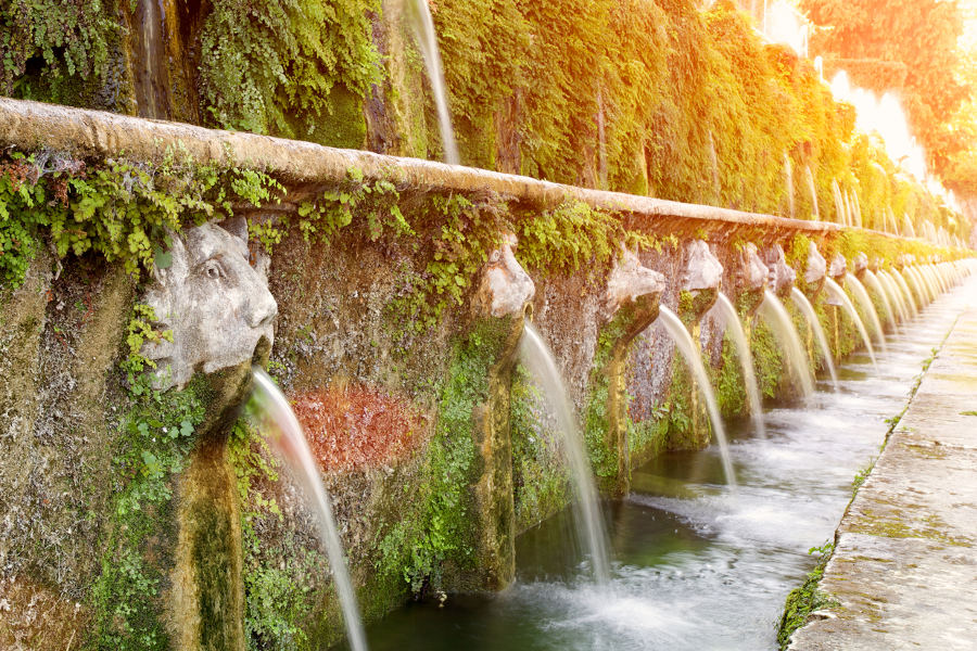 The children learn about art and architecture from specialised guides in Villa Borghese and Villa d’Este.