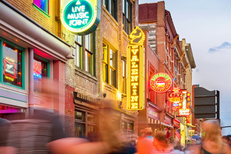 Dive right into the music as you tour the Nashville Strip with an up-and-coming singer/songwriter.