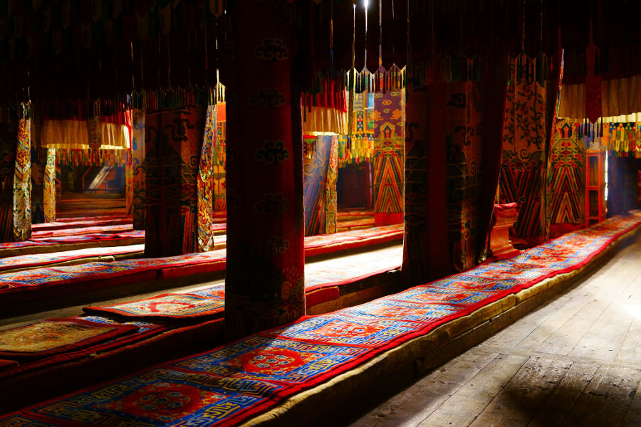 Visit off-the-beaten-path Monasteries and Nunneries in the vicinity of Lhasa.