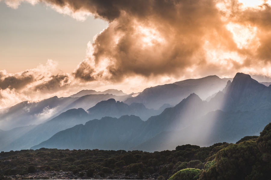 Benefit from engaging and rewarding acclimatisation days where you will explore lesser known aspects of the mountain.