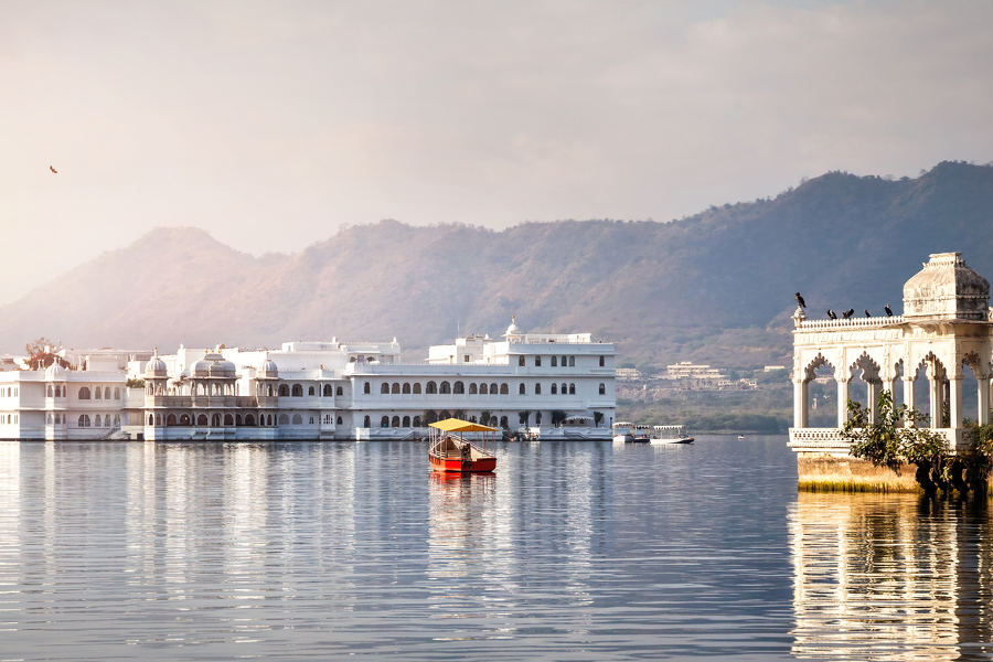 Enjoy a cruise in Lake Pichola.