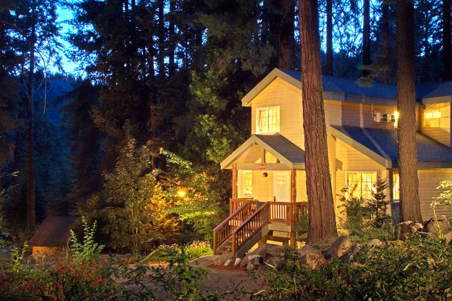 Stay in wonderful lodges and ranches that have a wide range of activities to fulfil every family member’s wishes.