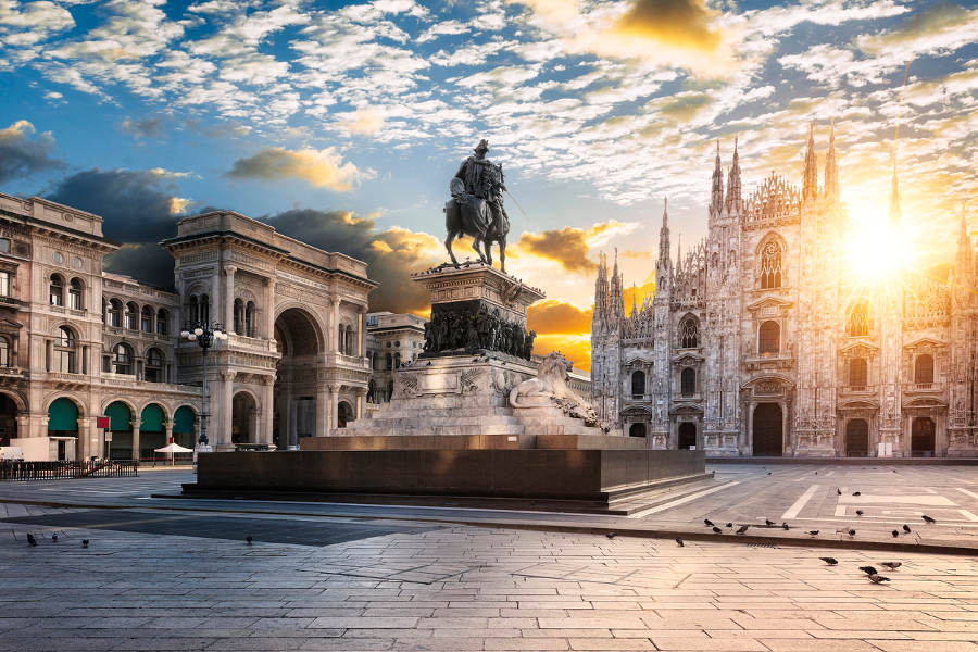 Enjoy the highlights of Milan, from the Cathedral and the Duomo to the Navigli and the modern Torre Branca.