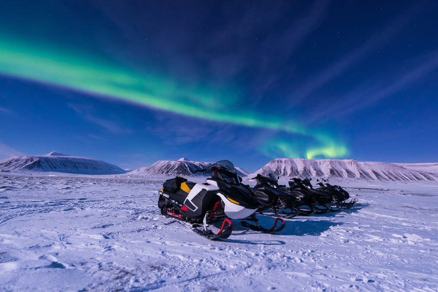 With our flexible itinerary, you can make this a quick escape to see the Lights or turn it into a full-fledged Arctic expedition.