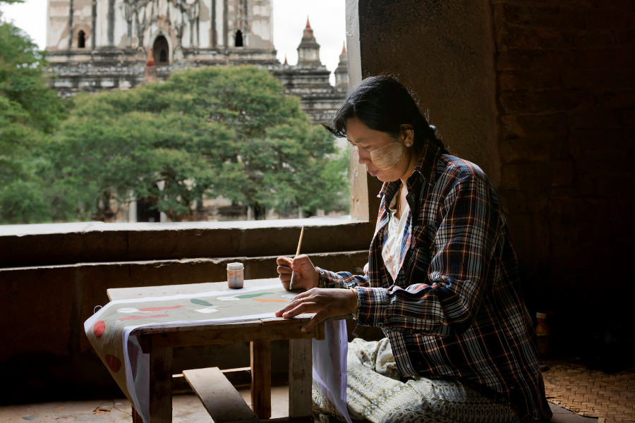 Meet influential artists and writers at their studios or join them for tea for genuine and fruitful encounters.