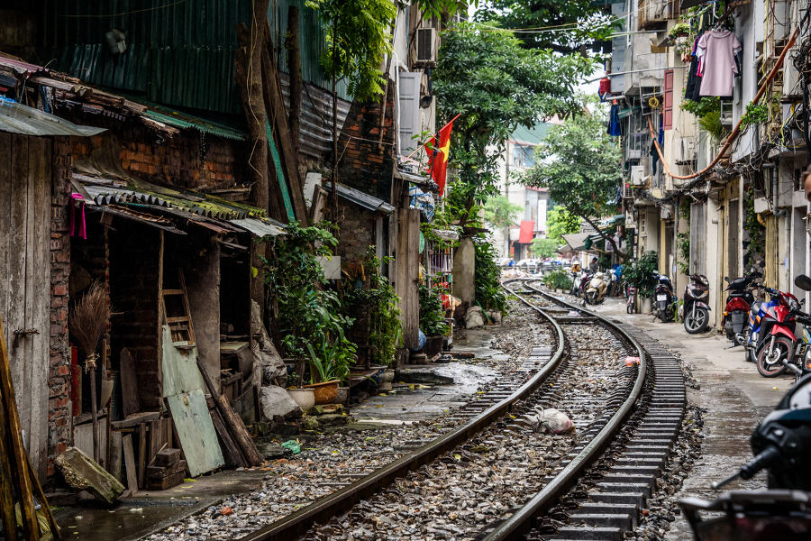 Join local personalities as you explore Vietnam’s art, culture, literature and history.