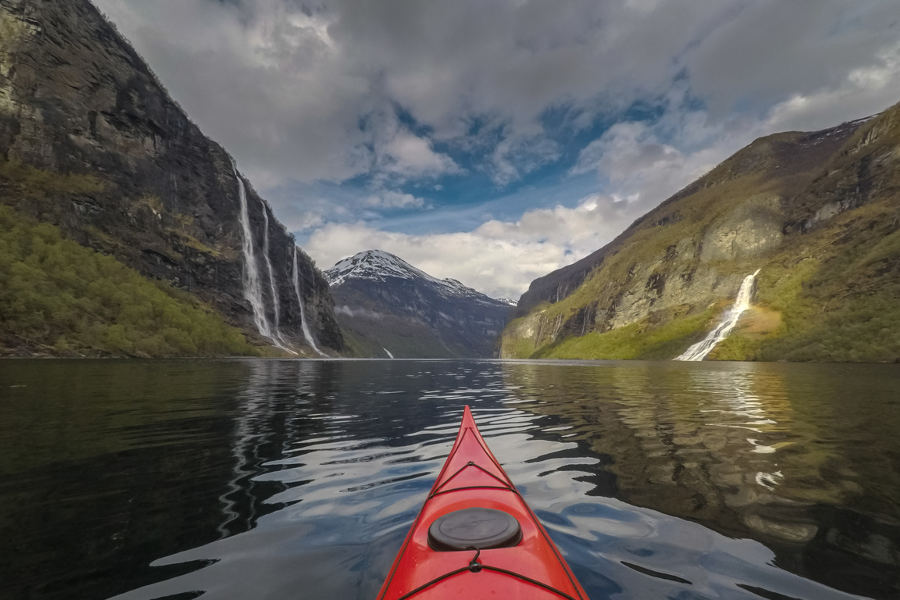 Kayak in the Geirangerfjord and bike in the Norangsdalen, in an active itinerary ideal for lovers of the outdoors.