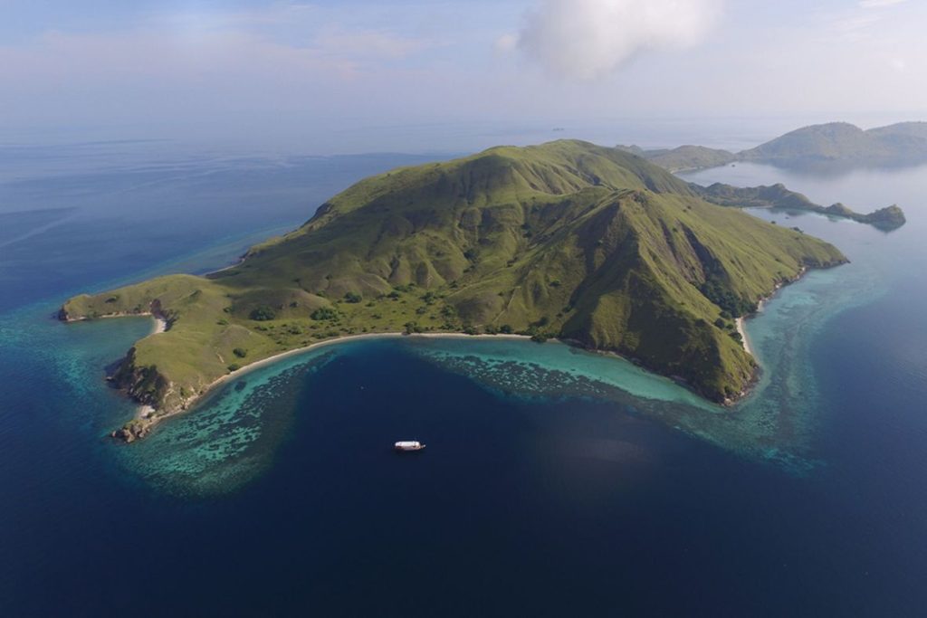 Cruising the Indonesian archipelago in a hand-crafted phinisi