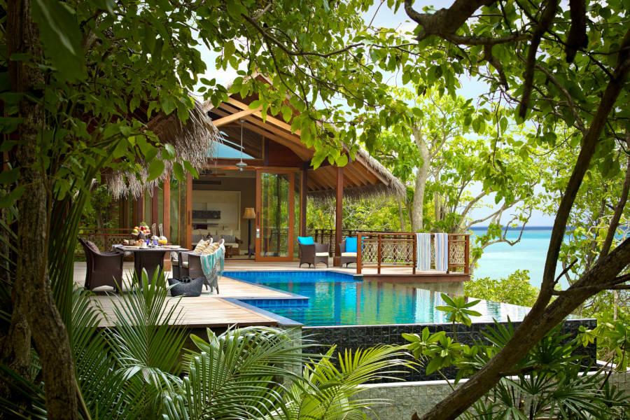 Enjoy Shangri-La's pool villas.