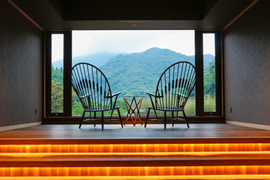 Encounter peace and tranquility on the eaves of untrodden Shikoku.