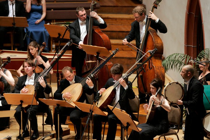 A baroque banquet pairing food with live music